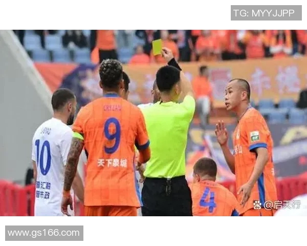 赛后分析:北京足球队与武汉足球队的战术对决与精彩瞬间回顾 赛后分析:北京足球队与武汉足球队的战术对决与精彩瞬间回顾