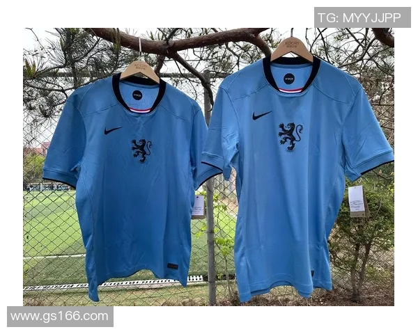 足球明星们的必备装备揭秘从鞋子到球衣全方位解析 足球明星们的必备装备揭秘从鞋子到球衣全方位解析